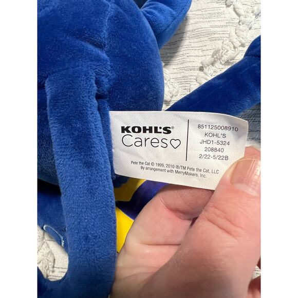 Kohl's Cares Pete The Cat, Blue Plush Red Heart - Picture 2 of 4